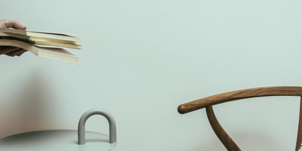This article argues that Markus Zusak's The Book Thief, though formally historical fiction, speaks directly to adult fantasy readers because of its mythic narra...