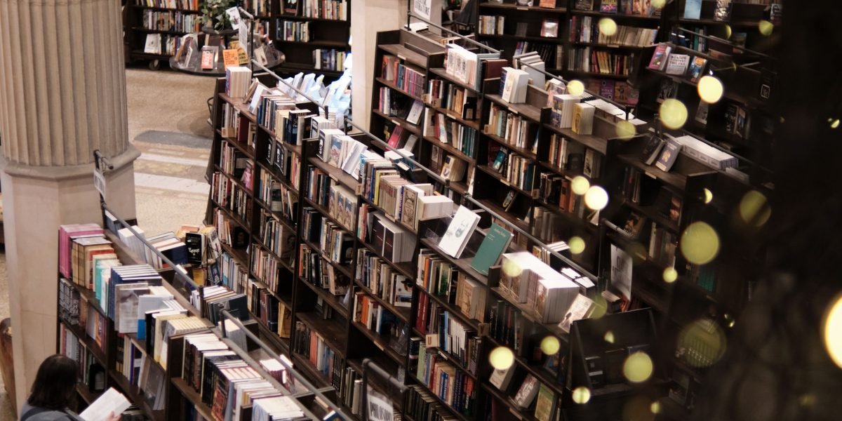 This article explains why adult fantasy readers benefit from dedicated discovery channels that cut through the Young Adult (YA) clutter and surface mature, comp...